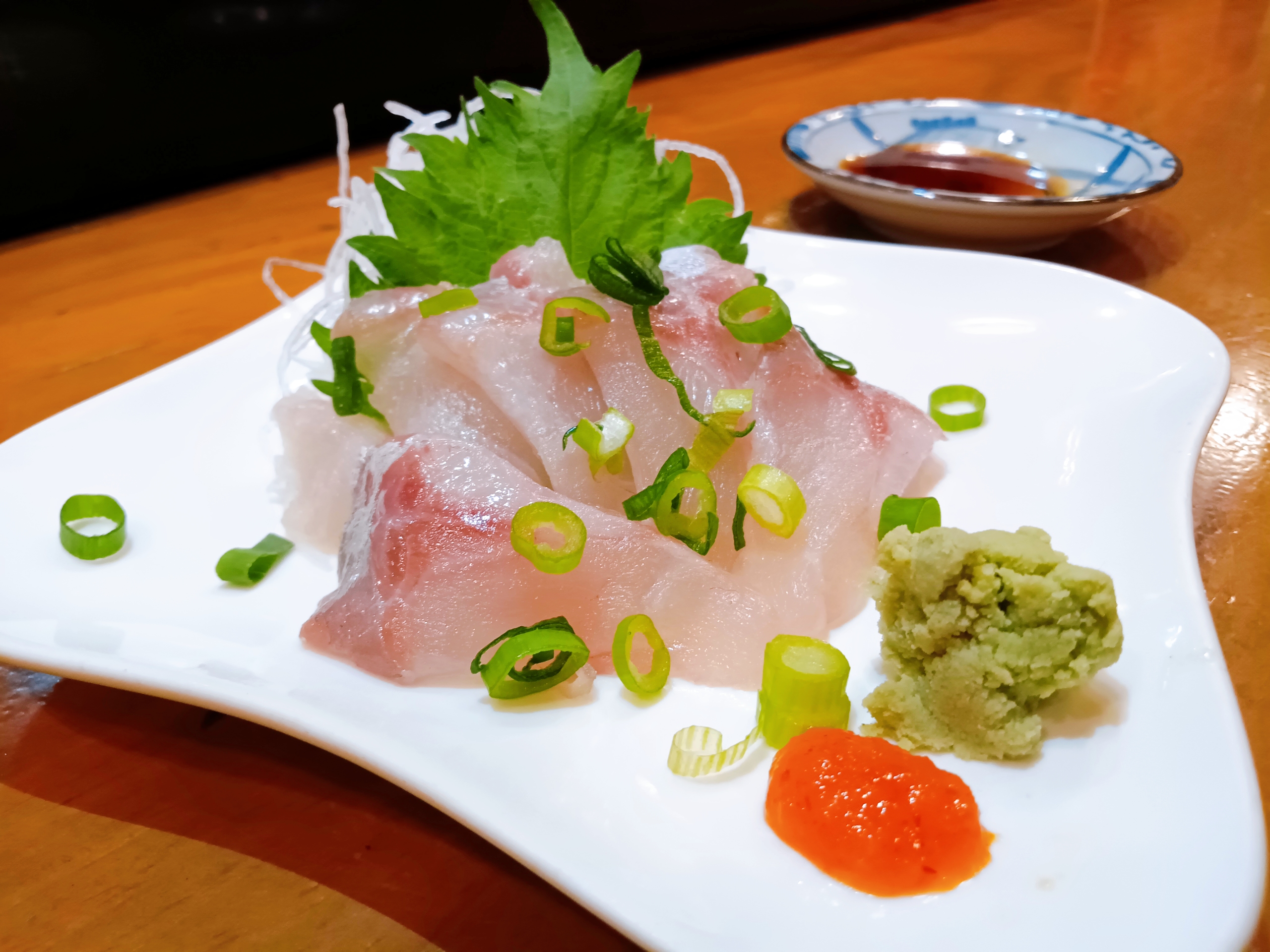 宮古市の海鮮居酒屋山水の白身魚の刺身